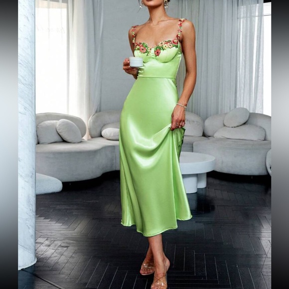 Luxe floral embroidered party cami dress - Picture 7 of 7